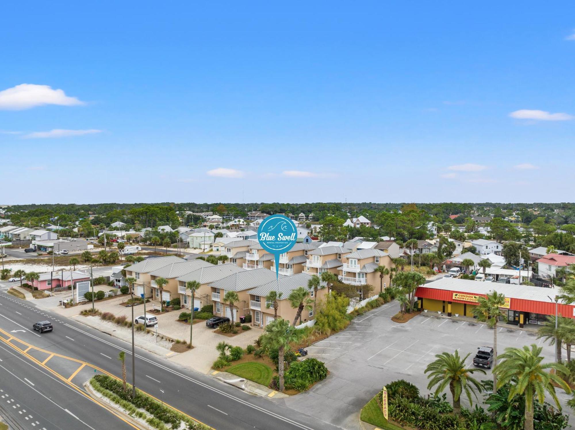 Escape To Dollar Holler: Coastal Retreat, 3 Beds, 25 Baths, Sleeps 10! Holiday home *
